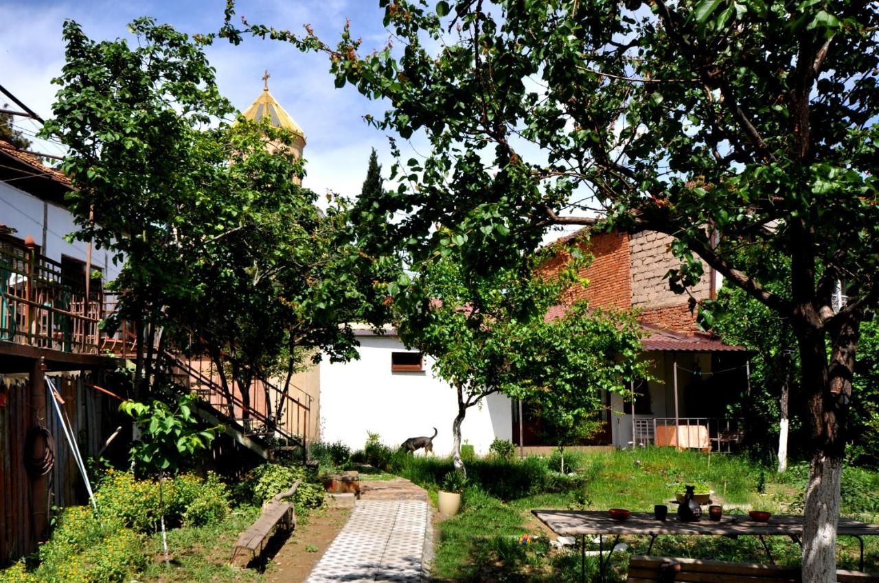 Гостевой дом In the shadow of Sameba Тбилиси-12